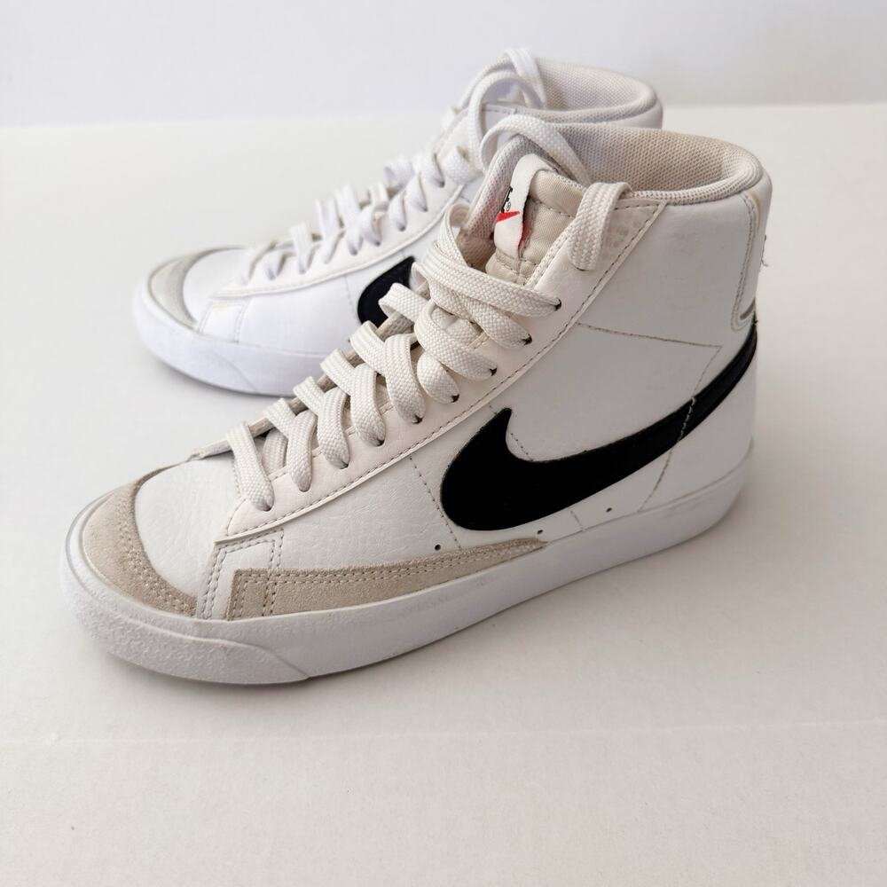 NIKE Kids Blazer Mid ‘77 Sneakers Size 3.5Y EUC